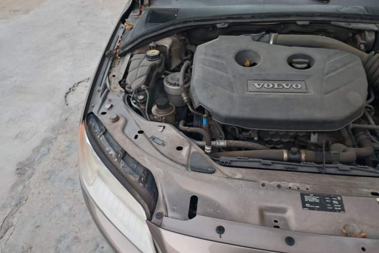 Used Volvo S80L 2011 2.0T Zhiya Edition Engine Bay Right