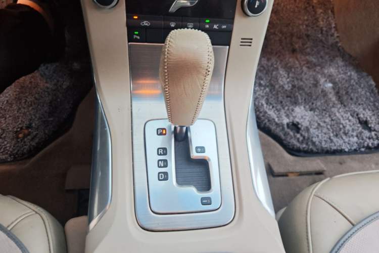 Used Volvo S80L 2011 2.0T Zhiya Edition Gear Lever