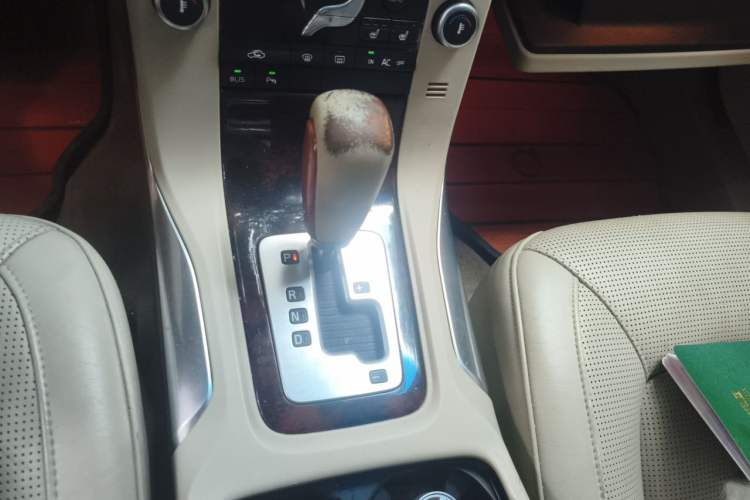 Used Volvo S80L 2011 2.0T ZhiZun Edition Gear Lever