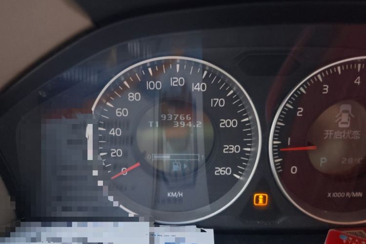 Used Volvo S80L 2011 2.0T Zhiya Edition Odometer Close Up