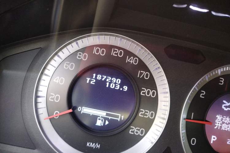 Used Volvo S80L 2011 2.0T ZhiZun Edition Odometer Close Up