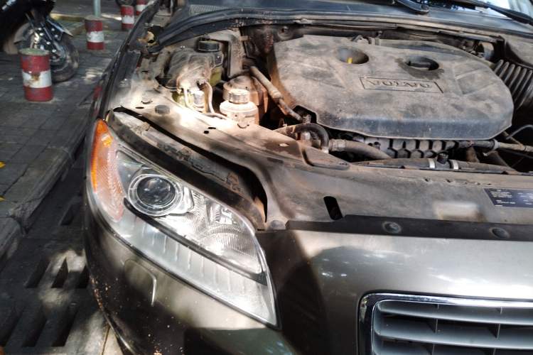 Used Volvo S80L 2011 2.0T ZhiZun Edition Right Front Headlight
