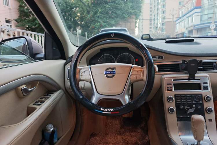 Used Volvo S80L 2011 2.0T Zhiya Edition Steering Wheel
