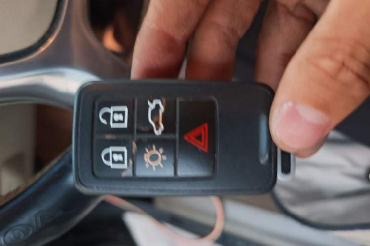 Used Volvo S80L 2011 2.0T Zhiya Edition Vehicle Key