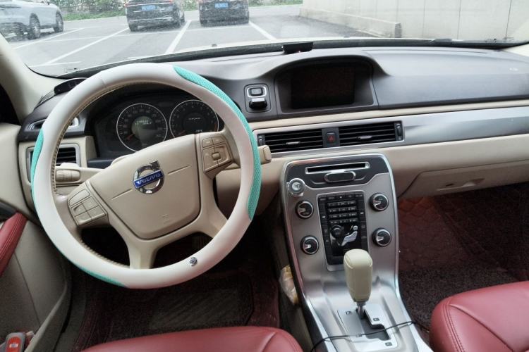 Used Volvo S80L 2011 2.0T ZhiShang Version Center Console