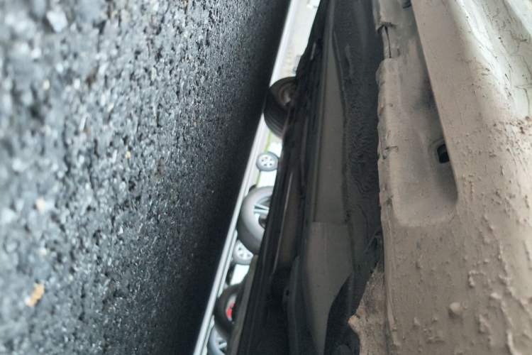 Used Volvo S80L 2011 2.0T ZhiShang Version Chassis Front Right