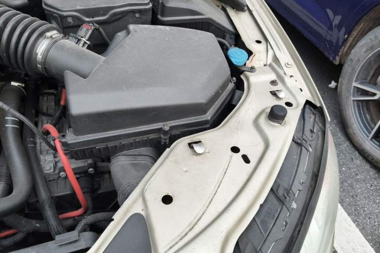 Used Volvo S80L 2011 2.0T ZhiShang Version Engine Bay Left