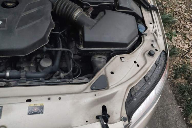 Used Volvo S80L 2011 2.0T ZhiShang Version Engine Bay Left
