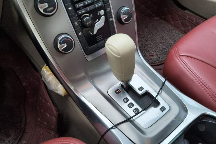 Used Volvo S80L 2011 2.0T ZhiShang Version Gear Lever