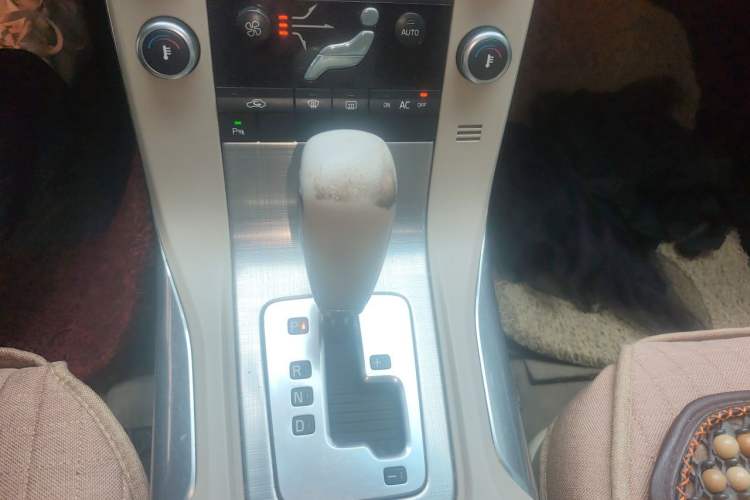 Used Volvo S80L 2011 2.0T ZhiShang Version Gear Lever