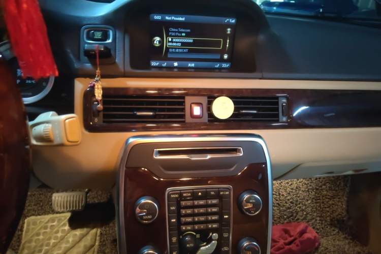 Used Volvo S80L 2012 2.0T T5 Luxury Edition Audio And AC Panel