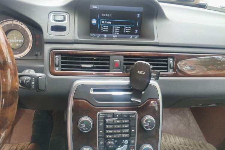 Used Volvo S80L 2012 2.0T T5 Luxury Edition Audio And AC Panel
