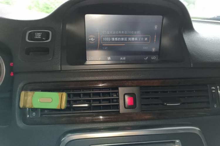 Used Volvo S80L 2012 2.0T T5 Luxury Edition Audio And AC Panel