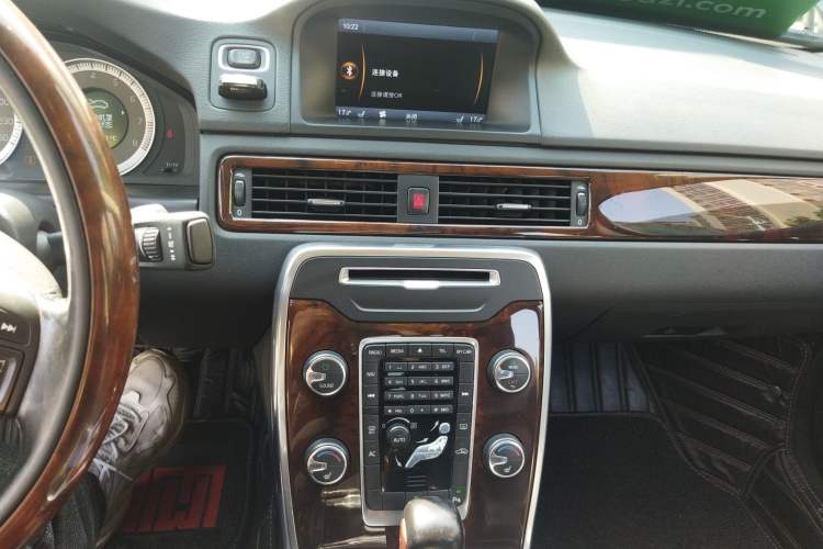 Used Volvo S80L 2012 2.0T T5 Luxury Edition Audio And AC Panel