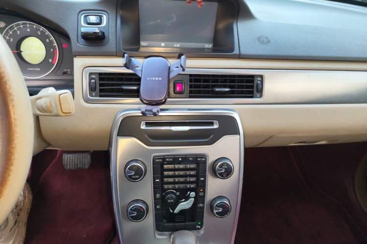 Used Volvo S80L 2012 2.0T ZhiShang Version Audio And AC Panel