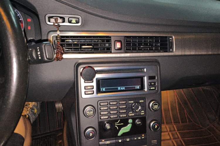 Used Volvo S80L 2012 2.0T ZhiShang Version Audio And AC Panel