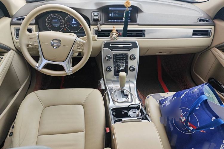 Used Volvo S80L 2012 2.0T T5 Luxury Edition Center Console