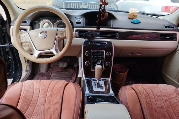 Used Volvo S80L 2012 2.0T T5 Luxury Edition Center Console