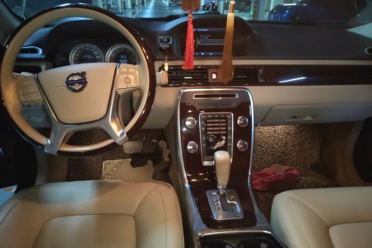 Used Volvo S80L 2012 2.0T T5 Luxury Edition Center Console