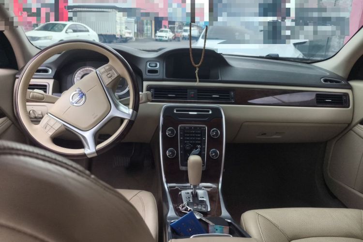 Used Volvo S80L 2012 2.0T T5 Luxury Edition Center Console