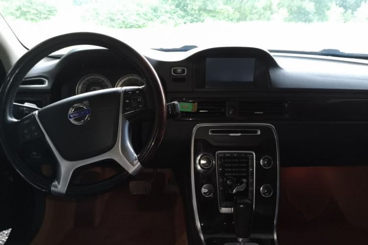 Used Volvo S80L 2012 2.0T T5 Luxury Edition Center Console