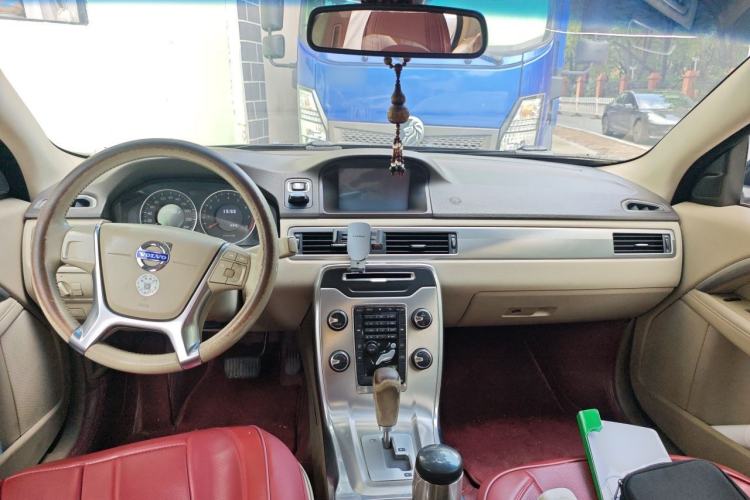 Used Volvo S80L 2012 2.0T ZhiShang Version Center Console