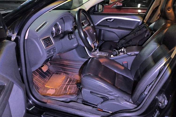 Used Volvo S80L 2012 2.0T ZhiShang Version Driver Seat