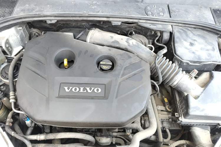 Used Volvo S80L 2012 2.0T T5 Luxury Edition Engine Bay