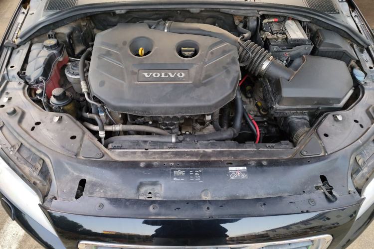 Used Volvo S80L 2012 2.0T ZhiShang Version Engine Bay