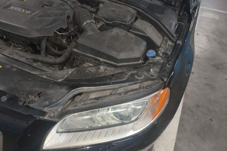 Used Volvo S80L 2012 2.0T T5 Luxury Edition Engine Bay Left