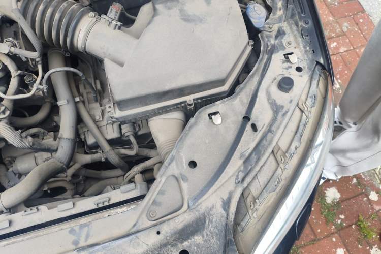 Used Volvo S80L 2012 2.0T T5 Luxury Edition Engine Bay Left