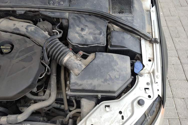 Used Volvo S80L 2012 2.0T T5 Luxury Edition Engine Bay Left