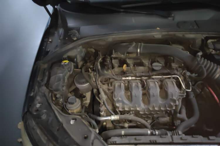 Used Volvo S80L 2012 2.0T T5 Luxury Edition Engine Bay Right