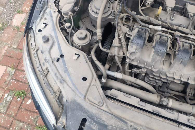 Used Volvo S80L 2012 2.0T T5 Luxury Edition Engine Bay Right