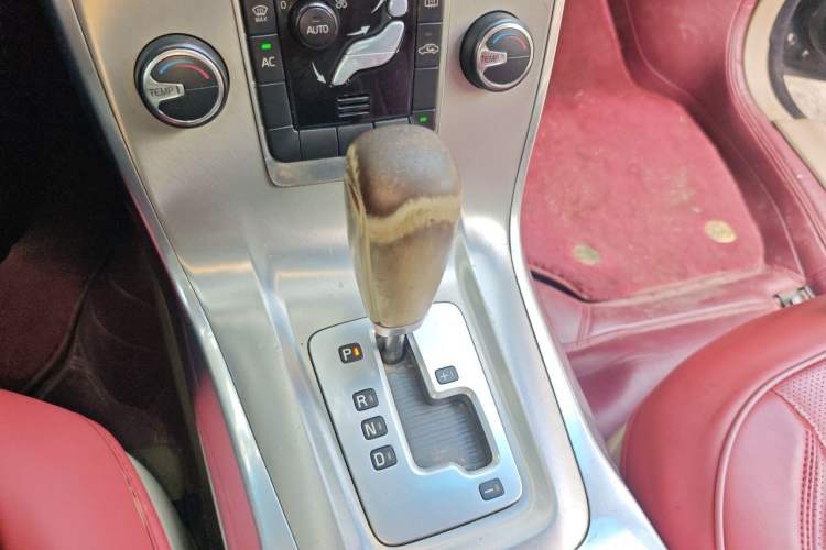 Used Volvo S80L 2012 2.0T ZhiShang Version Gear Lever