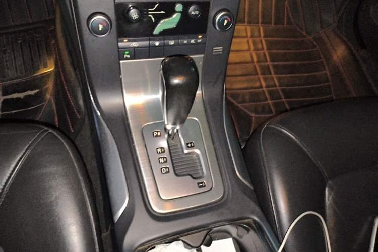 Used Volvo S80L 2012 2.0T ZhiShang Version Gear Lever
