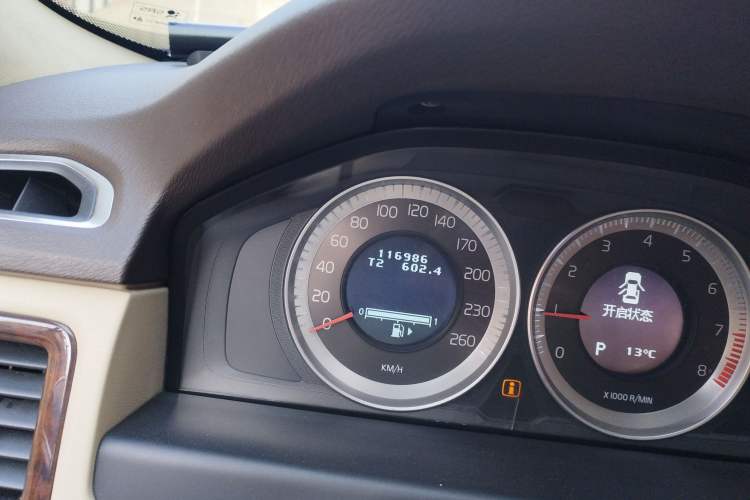 Used Volvo S80L 2012 2.0T T5 Luxury Edition Odometer Close Up