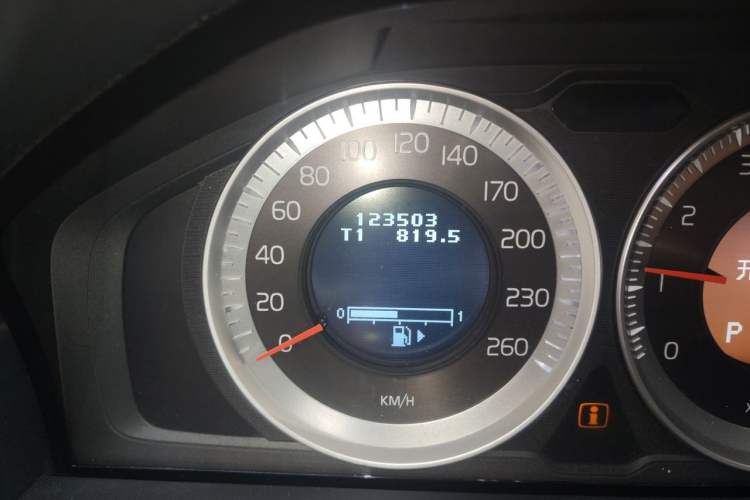 Used Volvo S80L 2012 2.0T T5 Luxury Edition Odometer Close Up