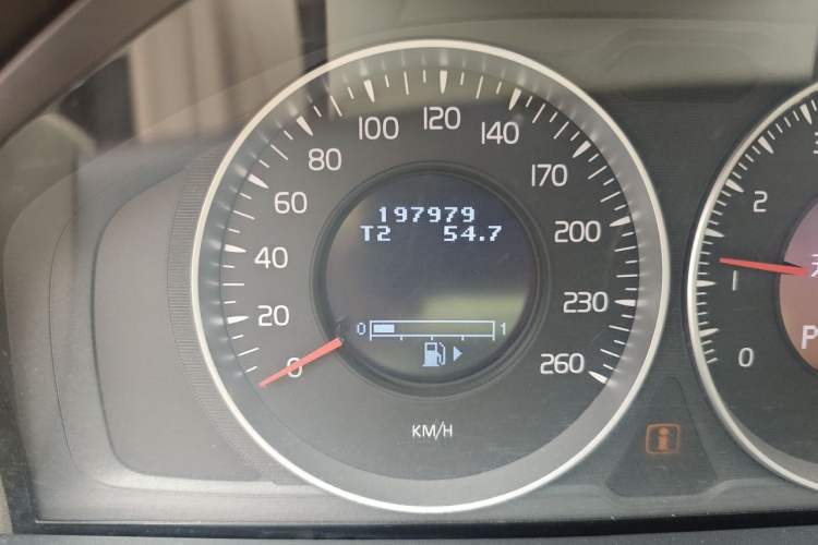 Used Volvo S80L 2012 2.0T T5 Luxury Edition Odometer Close Up