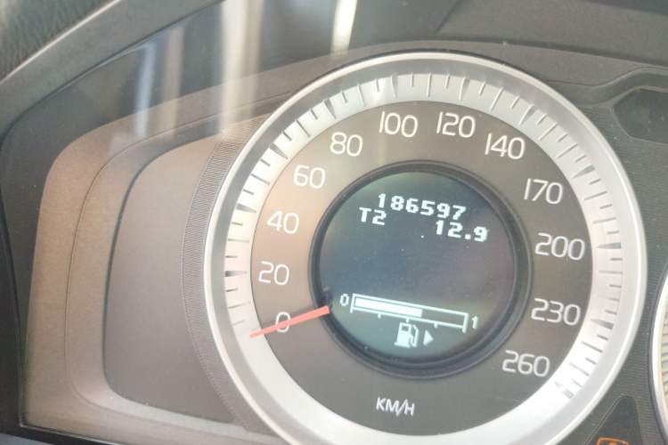 Used Volvo S80L 2012 2.0T T5 Luxury Edition Odometer Close Up