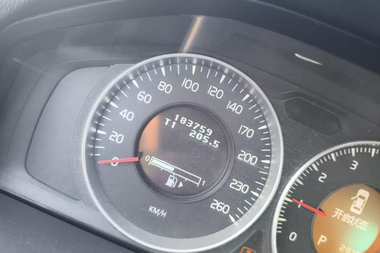 Used Volvo S80L 2012 2.0T T5 Luxury Edition Odometer Close Up