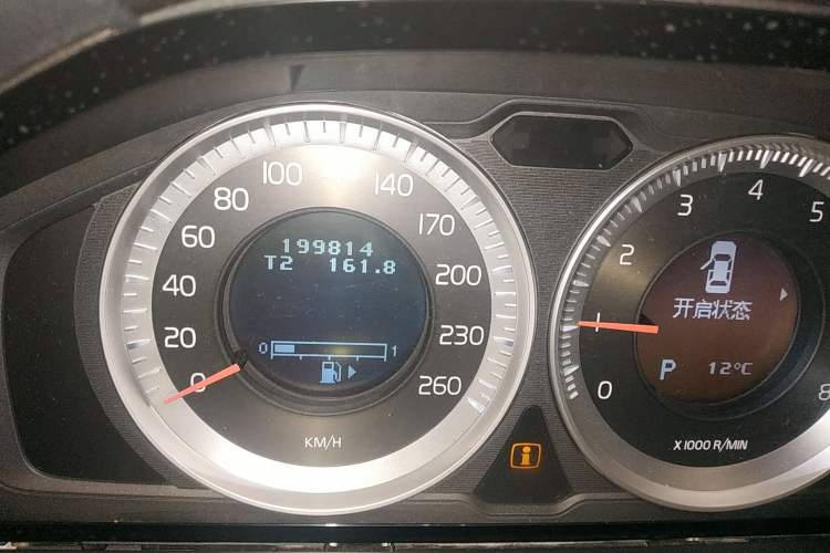 Used Volvo S80L 2012 2.0T T5 Luxury Edition Odometer Close Up