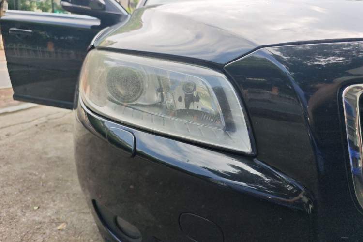 Used Volvo S80L 2012 2.0T ZhiShang Version Right Front Headlight