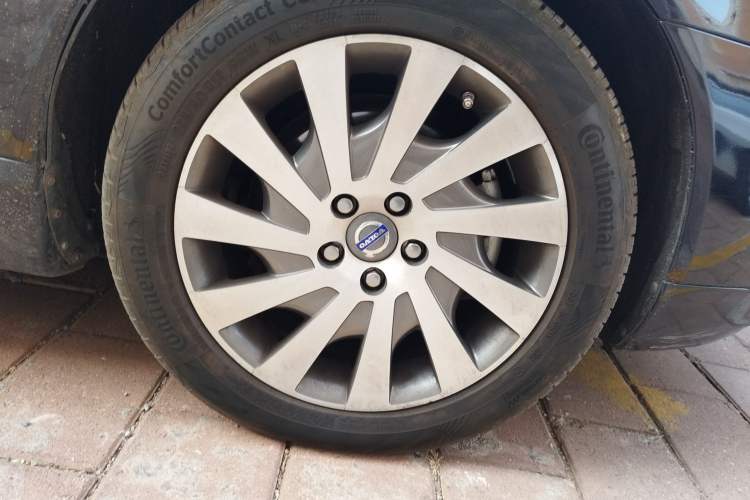 Used Volvo S80L 2012 2.0T T5 Luxury Edition Right Front Wheel Hub