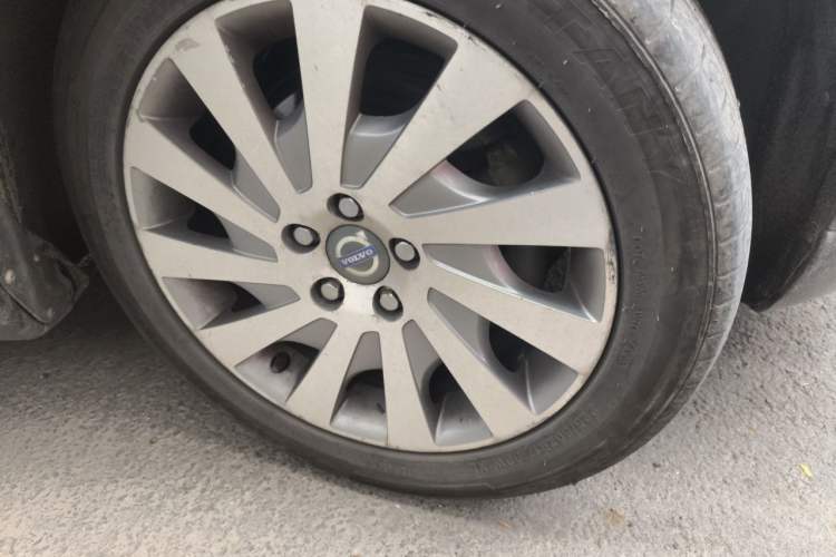 Used Volvo S80L 2012 2.0T T5 Luxury Edition Right Front Wheel Hub