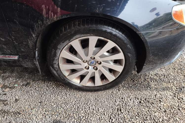 Used Volvo S80L 2012 2.0T T5 Luxury Edition Right Front Wheel Hub