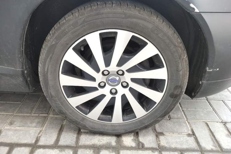 Used Volvo S80L 2012 2.0T T5 Luxury Edition Right Front Wheel Hub