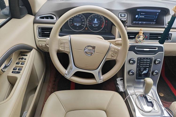 Used Volvo S80L 2012 2.0T T5 Luxury Edition Steering Wheel