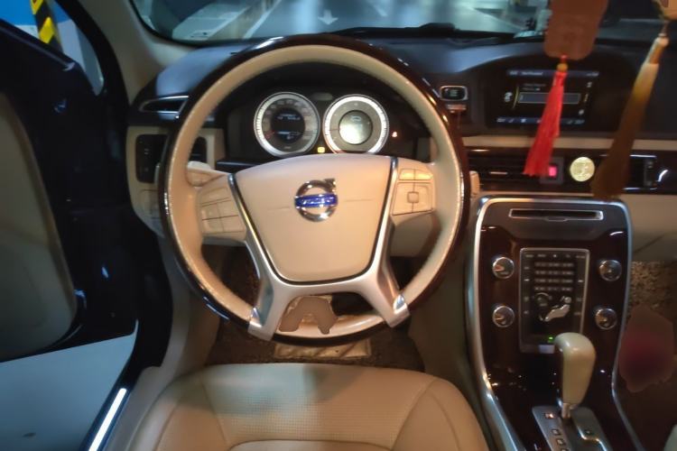 Used Volvo S80L 2012 2.0T T5 Luxury Edition Steering Wheel