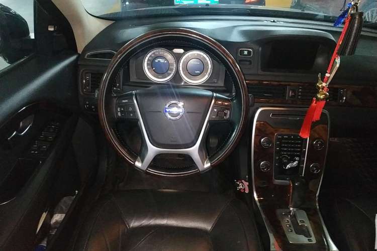 Used Volvo S80L 2012 2.0T T5 Luxury Edition Steering Wheel